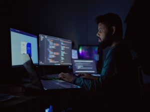 Digitale Identität als neuer Sicherheitsperimeter: Herausforderungen moderner IT-Infrastrukturen